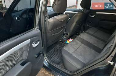Седан Dacia Logan 2010 в 