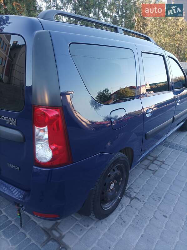 Седан Dacia Logan 2009 в Чорткові