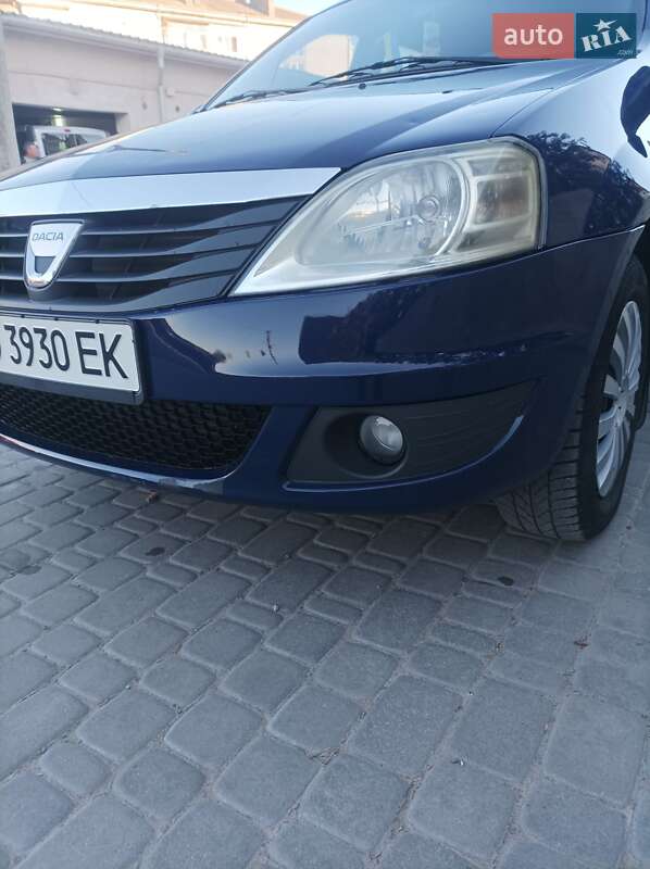 Седан Dacia Logan 2009 в Чорткові