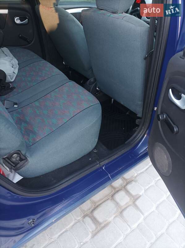 Седан Dacia Logan 2009 в Чорткові