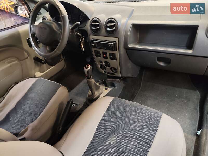 Dacia Logan 2006