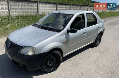 Седан Dacia Logan 2006 в Мукачево
