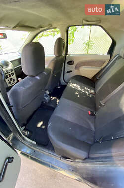 Седан Dacia Logan 2006 в 