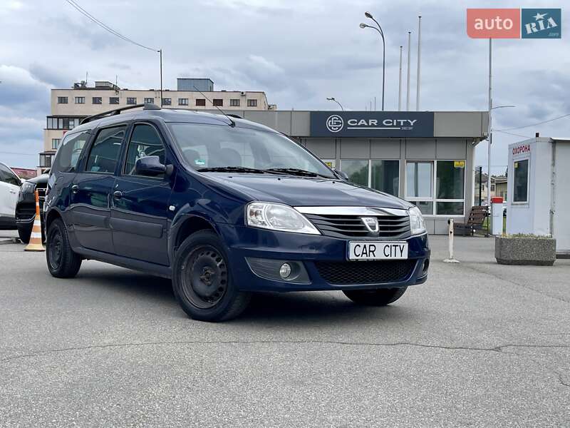 Dacia Logan 2011