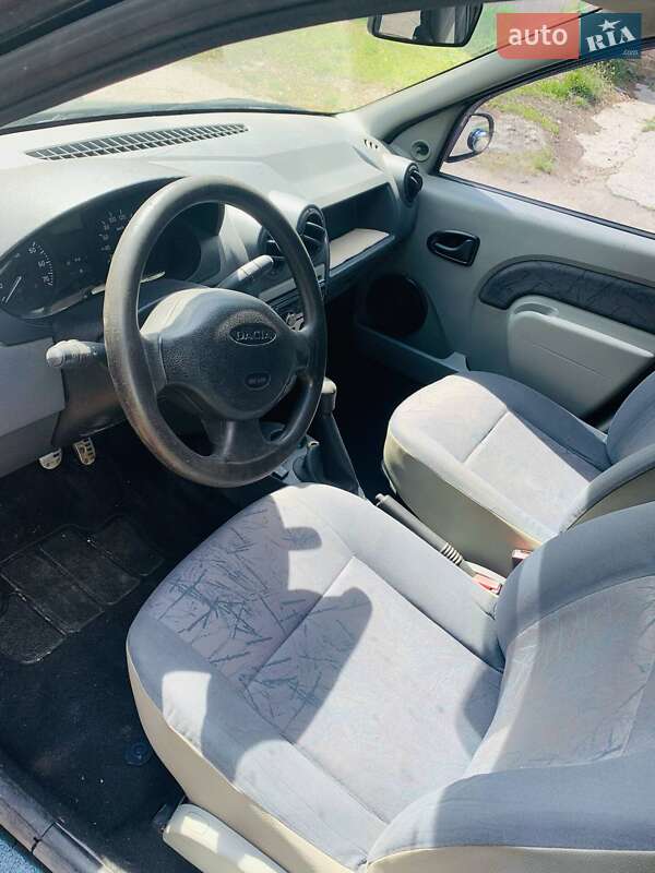 Седан Dacia Logan 2005 в Чернігові