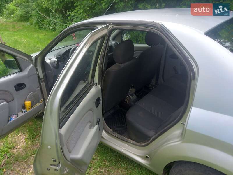 Седан Dacia Logan 2006 в Конотопе