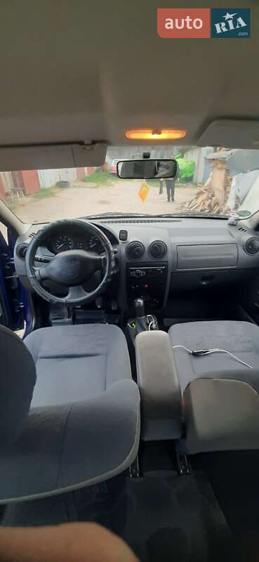 Седан Dacia Logan 2009 в Львове