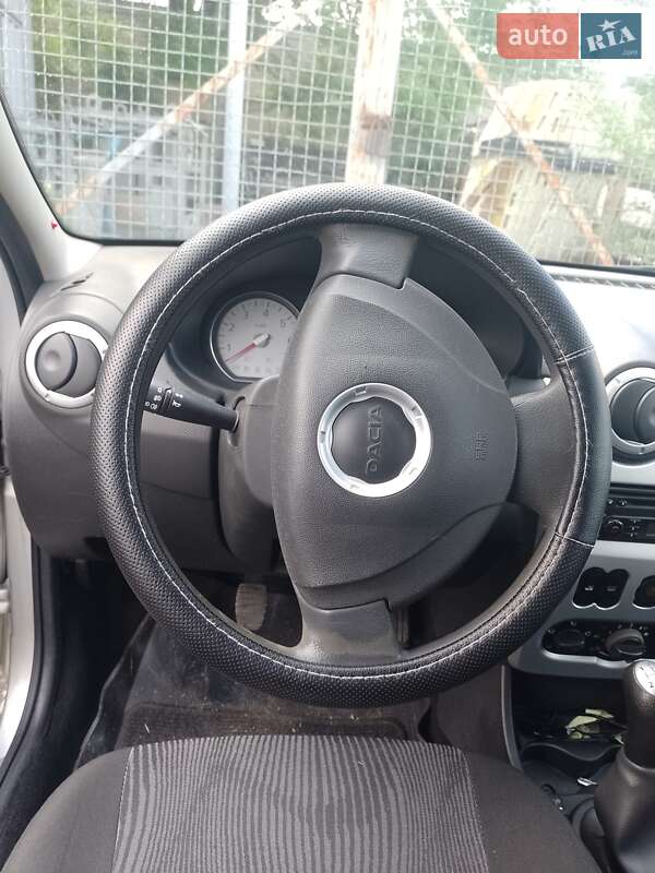 Седан Dacia Logan 2008 в Дніпрі