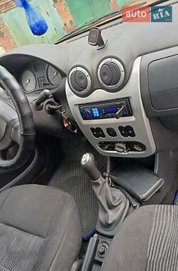 Седан Dacia Logan 2009 в 