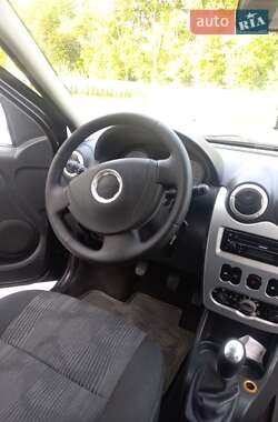 Седан Dacia Logan 2009 в 