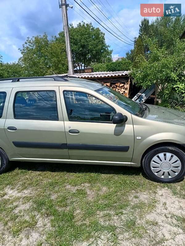 Седан Dacia Logan 2008 в Ровно