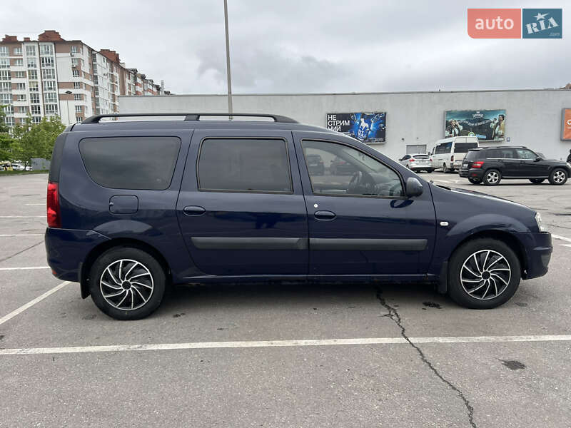 Седан Dacia Logan 2010 в Ивано-Франковске