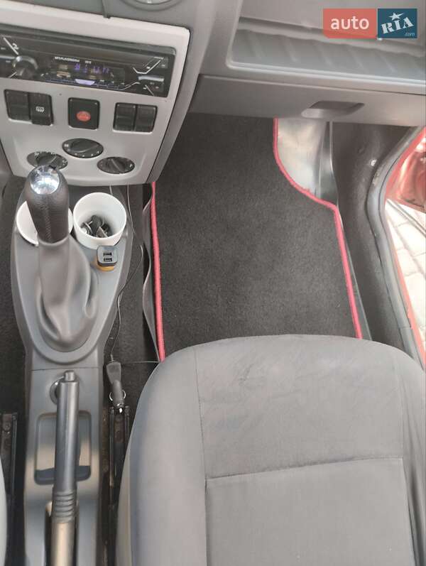 Седан Dacia Logan 2007 в Балті