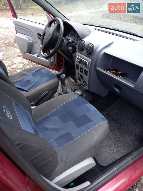 Седан Dacia Logan 2007 в Славутиче