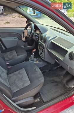 Седан Dacia Logan 2006 в 