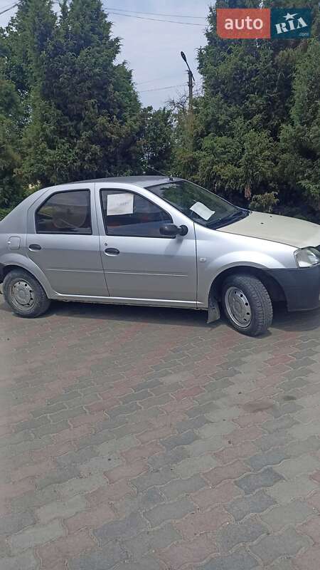 Седан Dacia Logan 2007 в Кельменцях