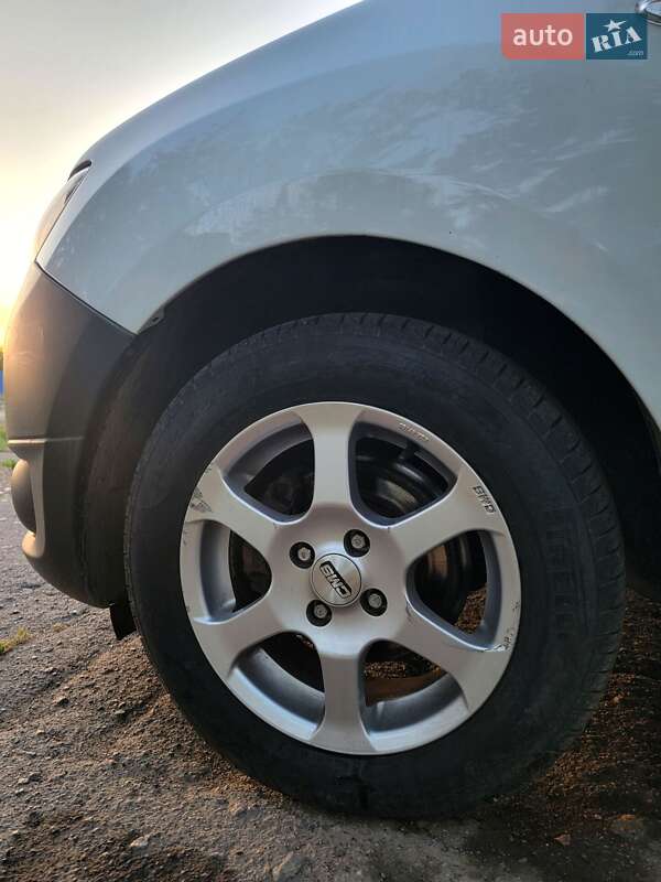 Седан Dacia Logan 2015 в Кропивницком