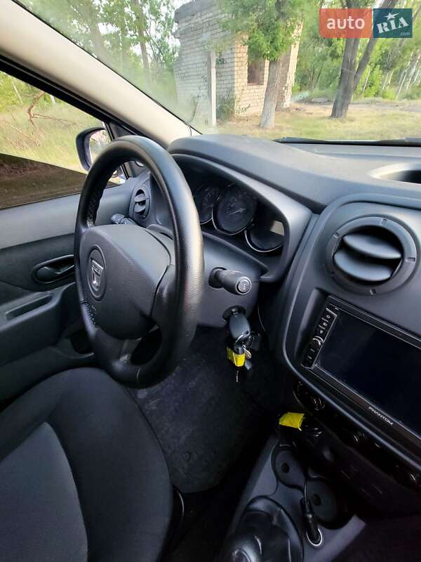 Седан Dacia Logan 2015 в Кропивницком