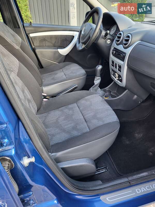 Седан Dacia Logan 2010 в Кропивницком