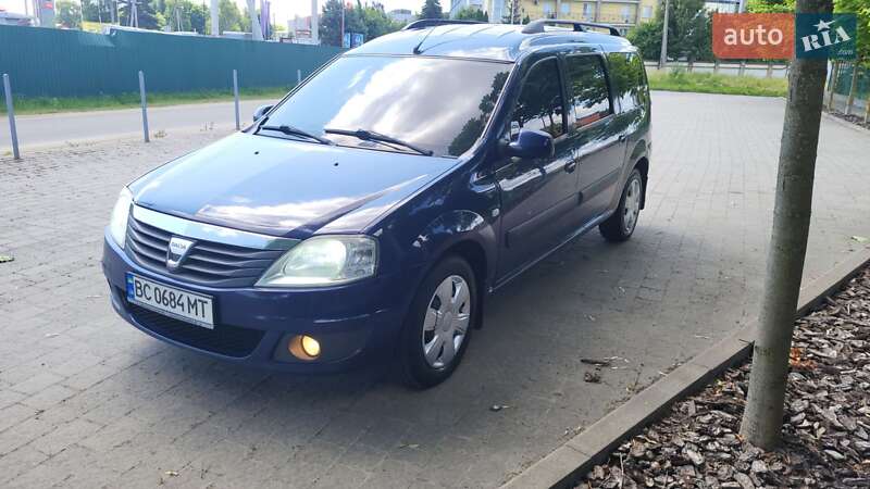 Седан Dacia Logan 2009 в Малехові