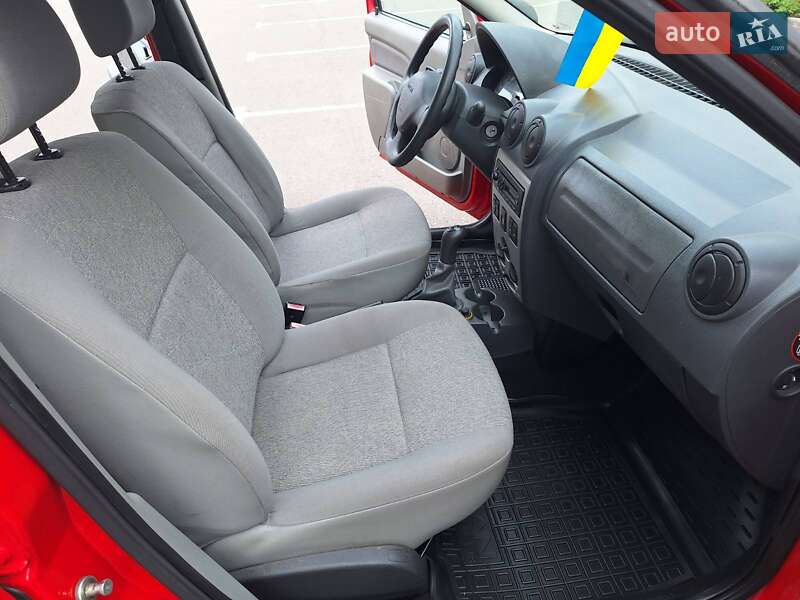 Седан Dacia Logan 2010 в Краматорске