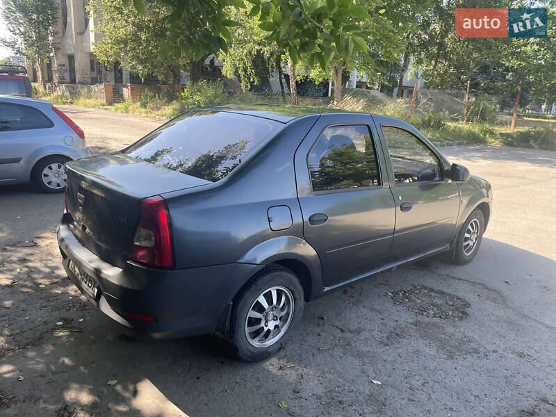 Седан Dacia Logan 2008 в Львове