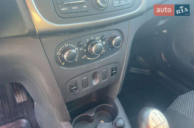 Седан Dacia Logan 2015 в 