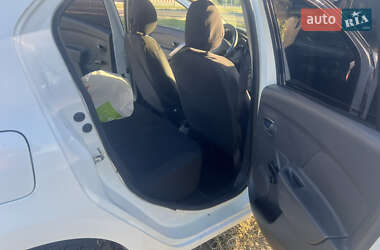 Седан Dacia Logan 2015 в 