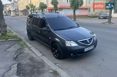Седан Dacia Logan 2008 в Умані