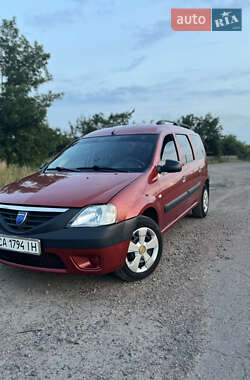 Седан Dacia Logan 2008 в Черкасах