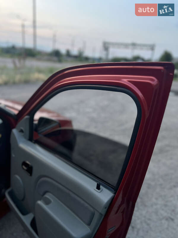 Седан Dacia Logan 2008 в Черкасах