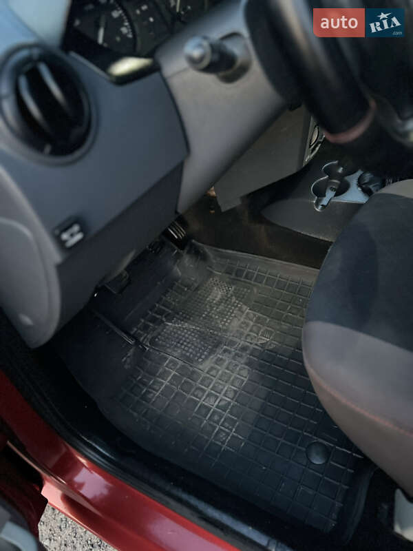Седан Dacia Logan 2008 в Черкасах