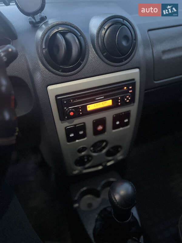 Седан Dacia Logan 2008 в Черкасах