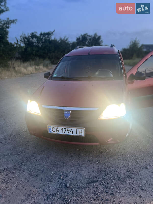 Седан Dacia Logan 2008 в Черкасах