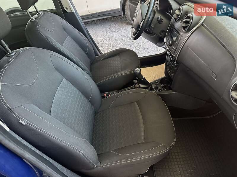 Седан Dacia Logan 2014 в Дніпрі