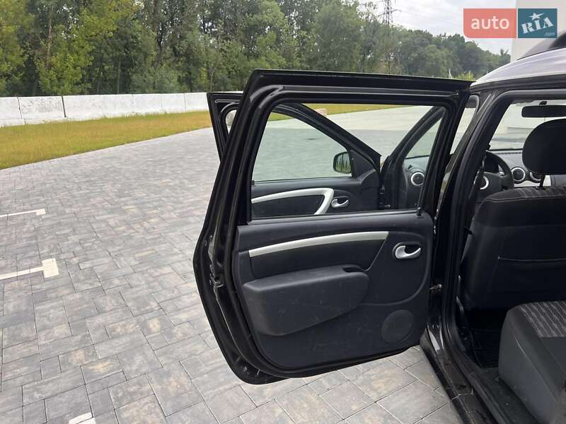 Седан Dacia Logan 2012 в Луцке
