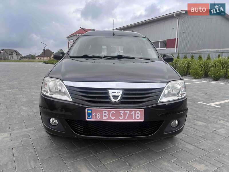 Седан Dacia Logan 2012 в Луцке