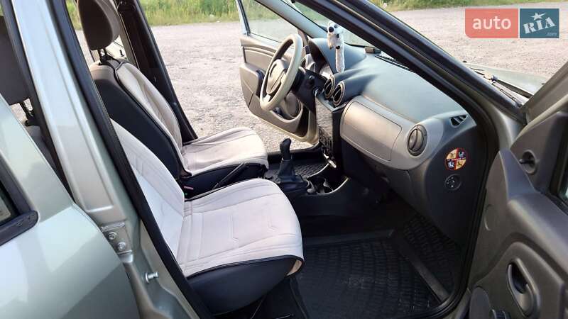 Седан Dacia Logan 2009 в Турке