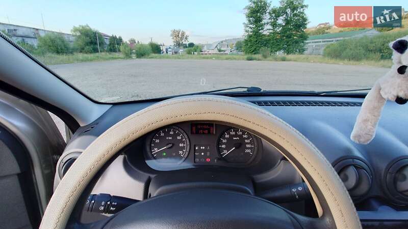 Седан Dacia Logan 2009 в Турке