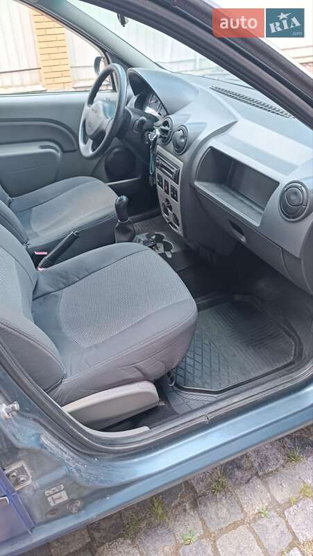 Седан Dacia Logan 2007 в Иршанске