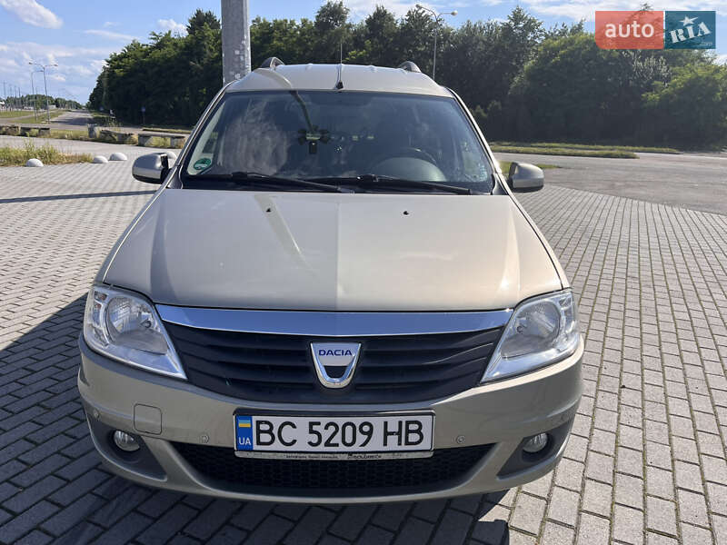 Седан Dacia Logan 2011 в Львове