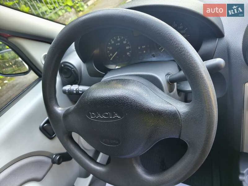 Седан Dacia Logan 2008 в Остроге