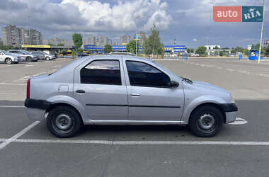 Седан Dacia Logan 2006 в 