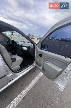 Седан Dacia Logan 2006 в 