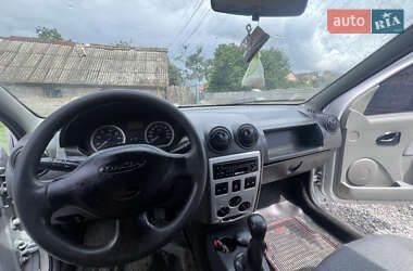 Седан Dacia Logan 2006 в 