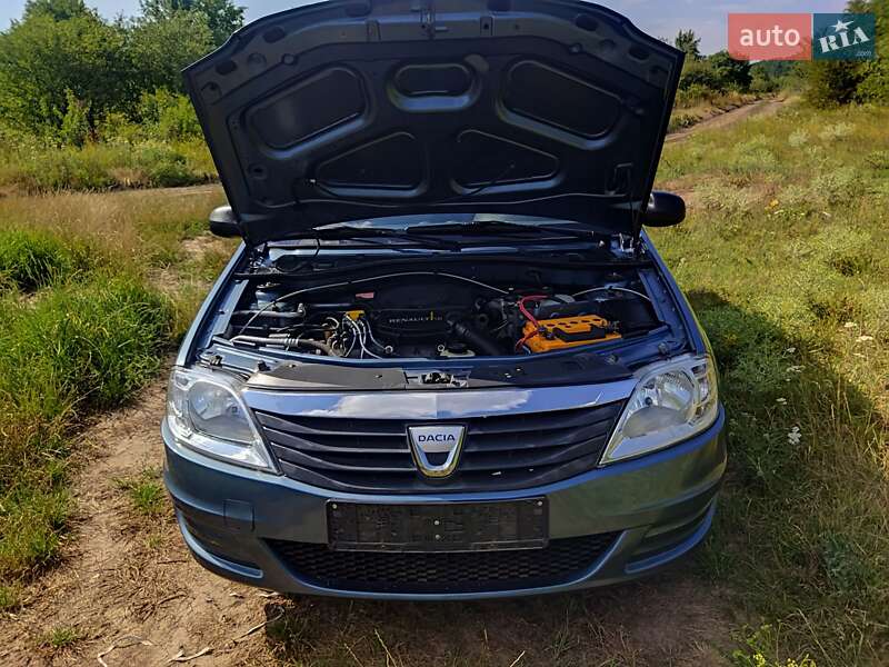 Седан Dacia Logan 2009 в Бершади