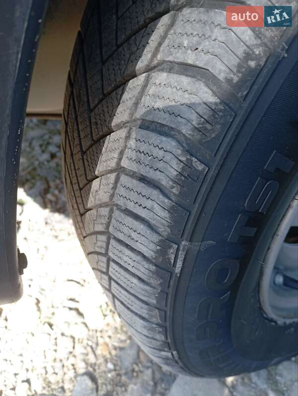 Седан Dacia Logan 2006 в Бориславі