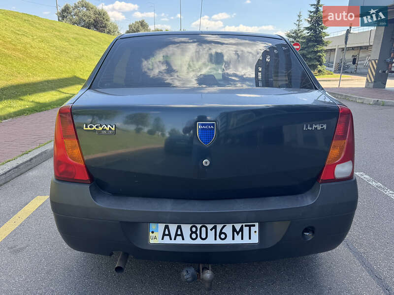 Седан Dacia Logan 2006 в Києві