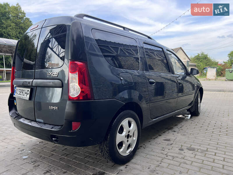 Седан Dacia Logan 2008 в Тячеві