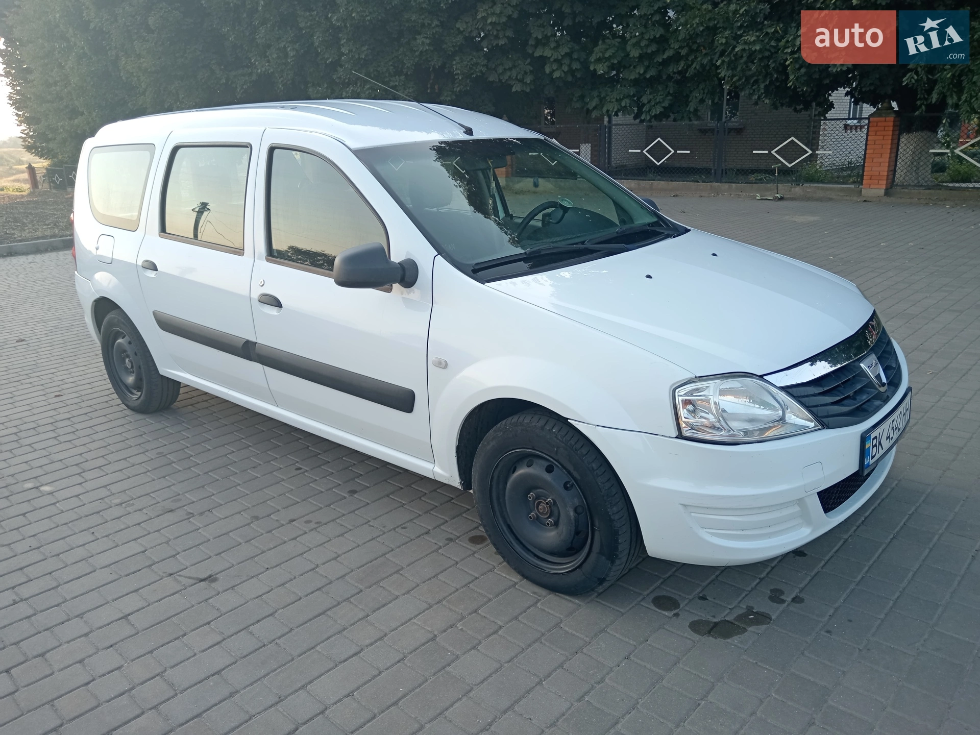 2011 Dacia Logan - мініатюра 2